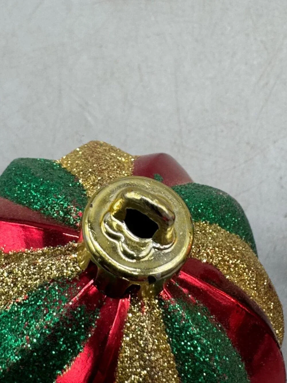 Set Of 2 Christmas Ornament Balls Red Green & Gold Glitter Swirl Design READ